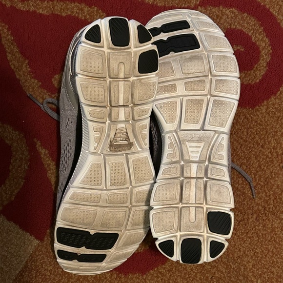 Skechers Skech-Knit Shoes - Picture 6 of 15